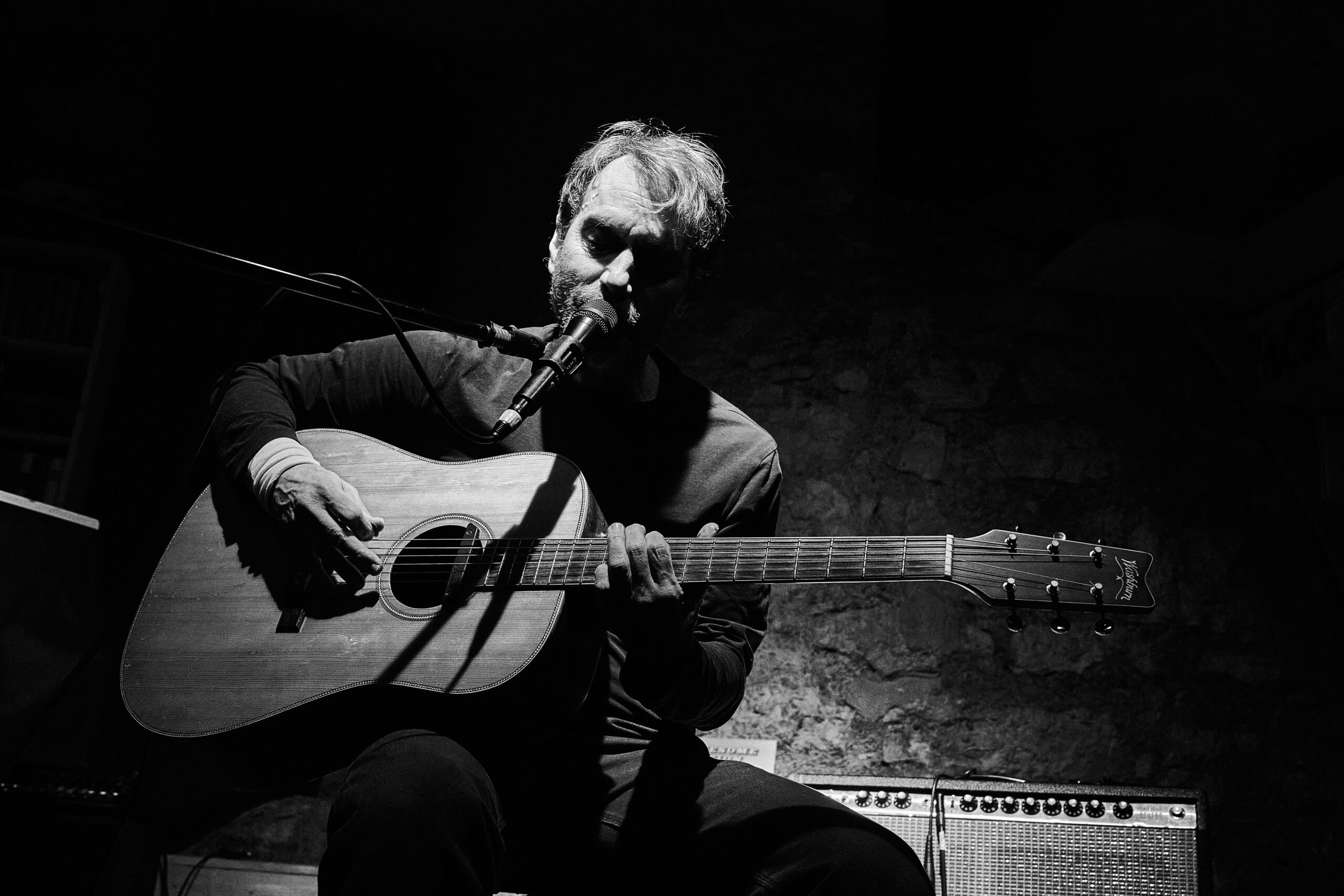 Porträt Lonesome Station @ Literaturcafé Biel© 28.11.2025 Patrick Principe